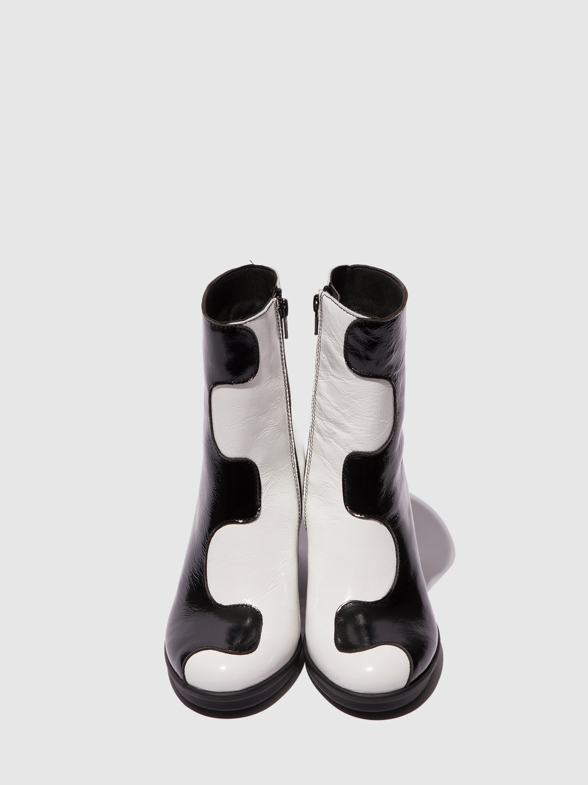 Botins em pele envernizada FLY London GIGS preto/branco