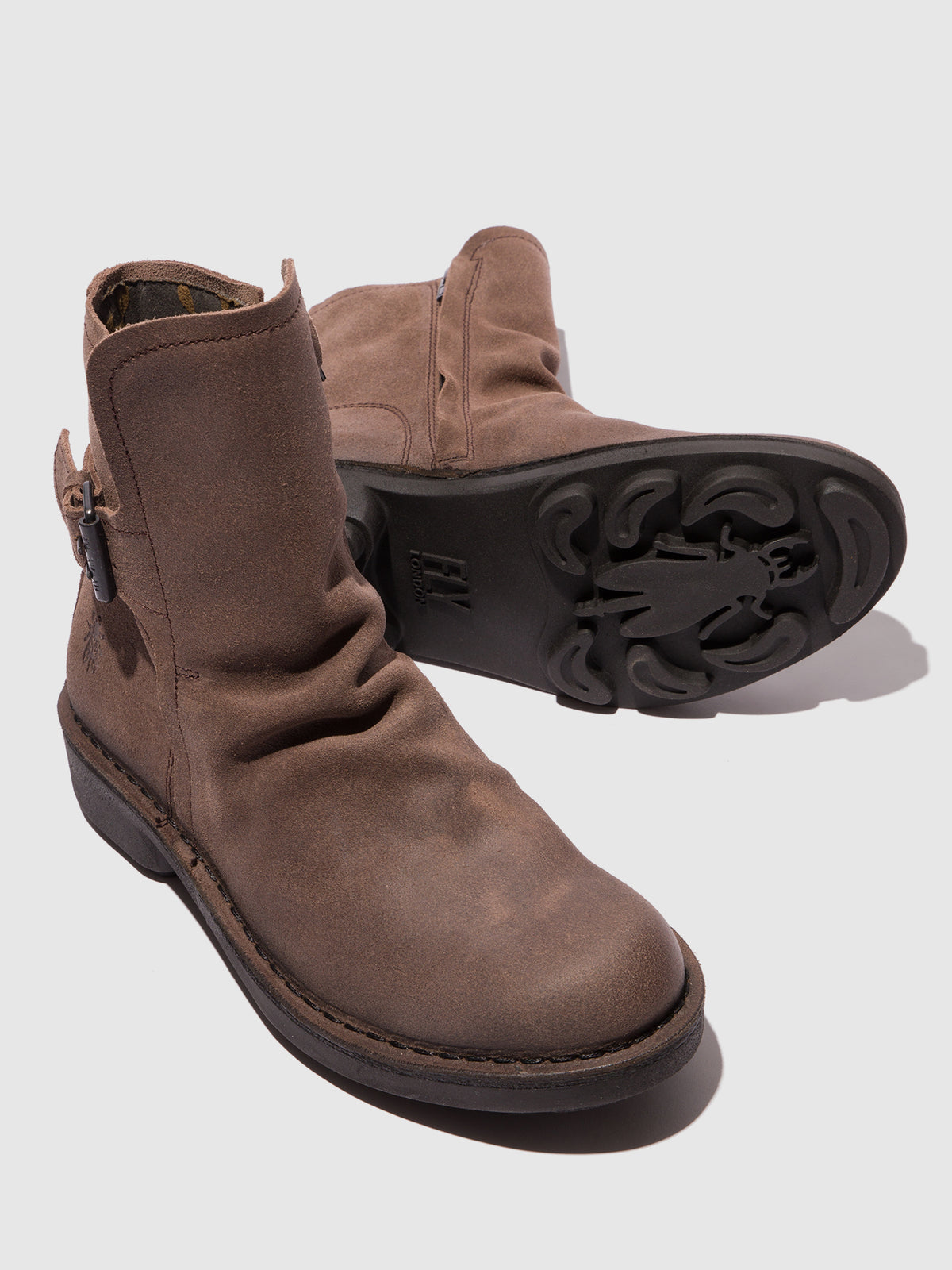 Botins em camurça FLY London NURY taupe