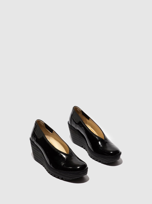 Sapatos de cunha em pele verniz FLY London YOZA preto