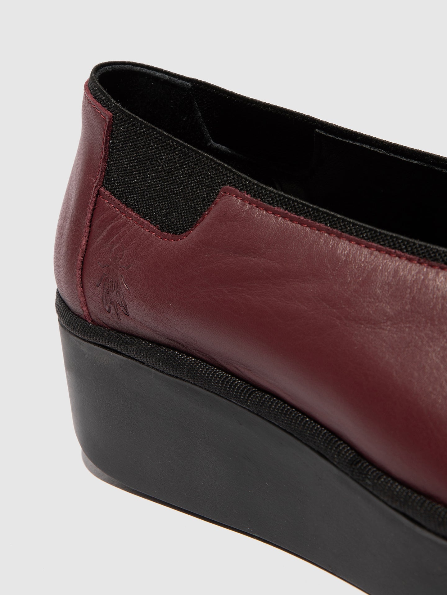 Sapatos em pele FLY London JURY wine
