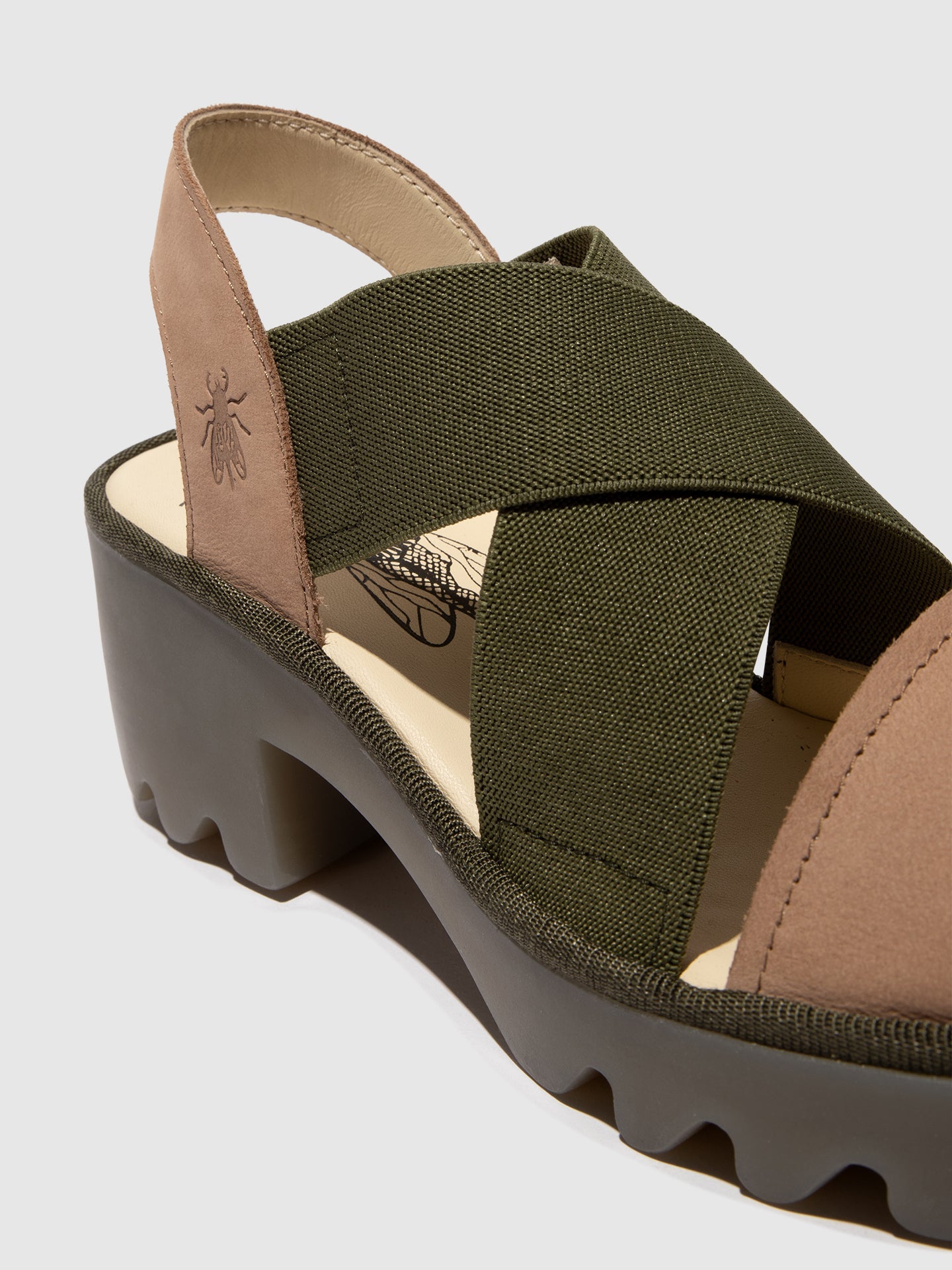Sandálias de tiras cruzadas em pele FLY London TAJI taupe e caqui