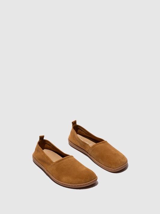 Sapatos em pele camurça FLY London PELY camel
