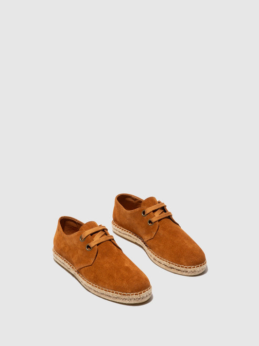 Alpercatas com atacadores em pele camurça FLY London SLIN camel