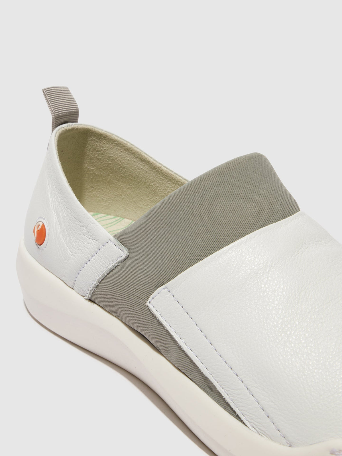 Sapatos sem atacadores em pele suave Softinos BAJU709SOF branco/cinza