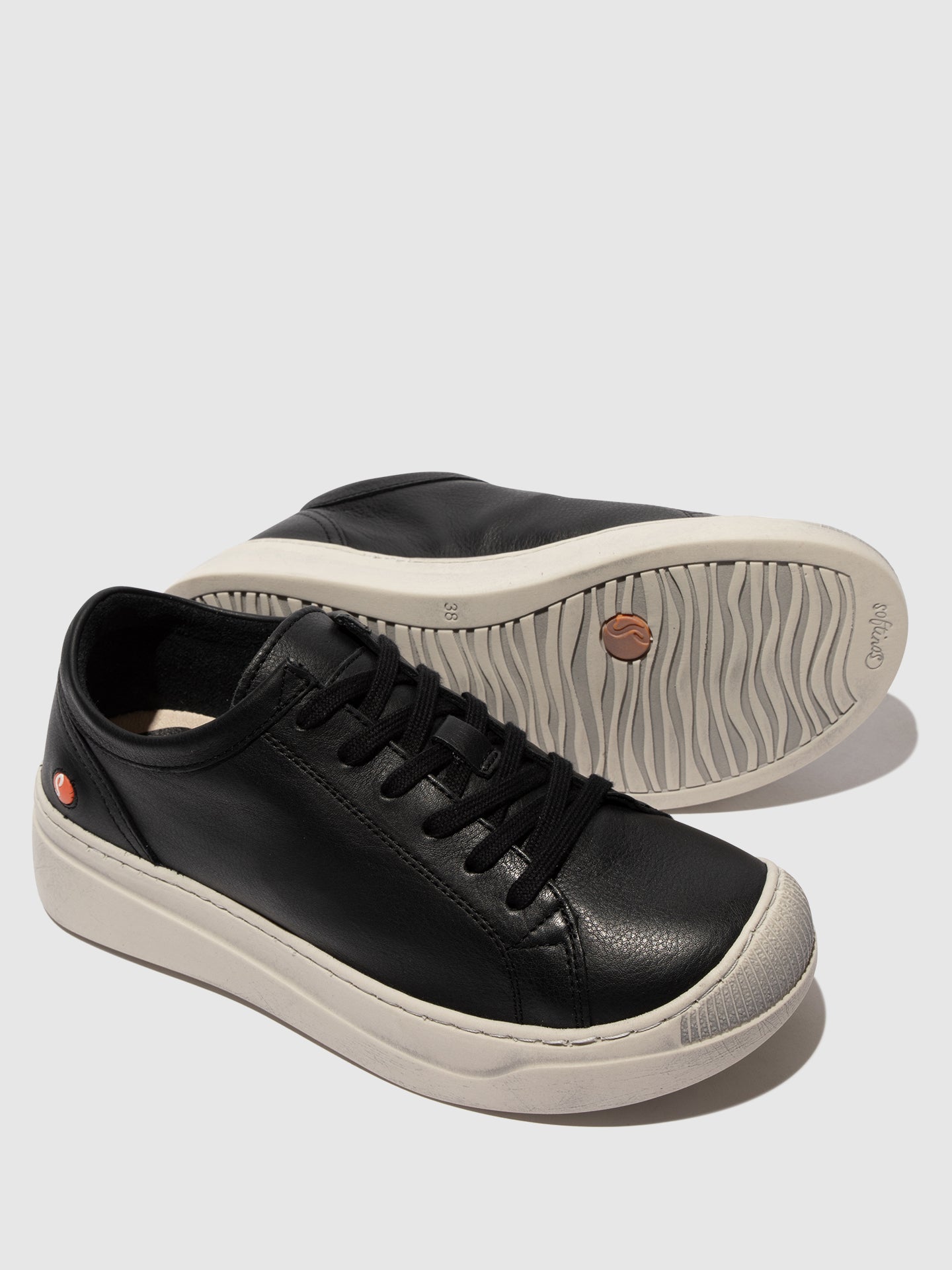 Sapatilhas em pele suave Softinos APOR preto