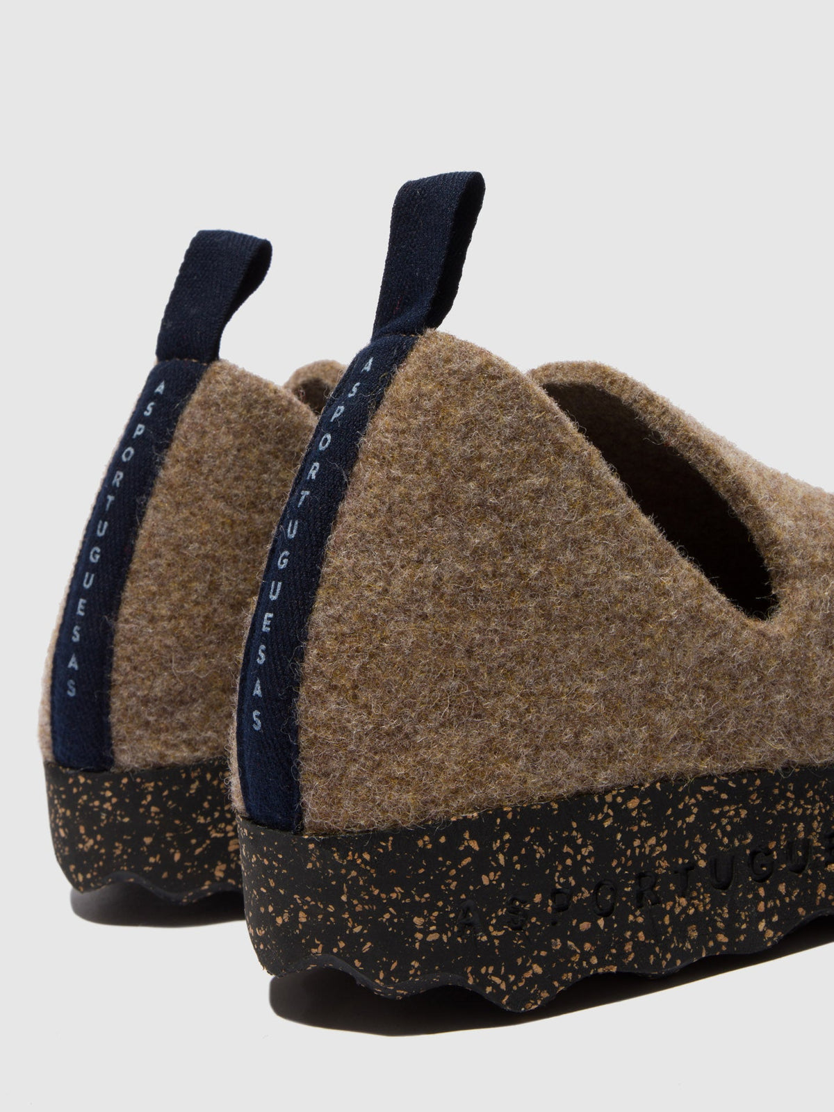 Sapatos slip-on em feltro As Portuguesas CITY L taupe