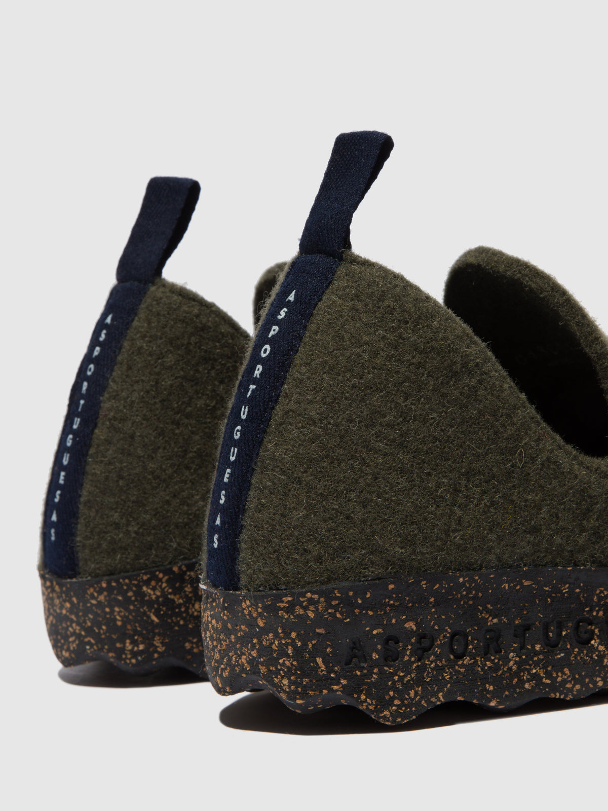 Sapatos de biqueira redonda em feltro As Portuguesas CITY L verde-militar