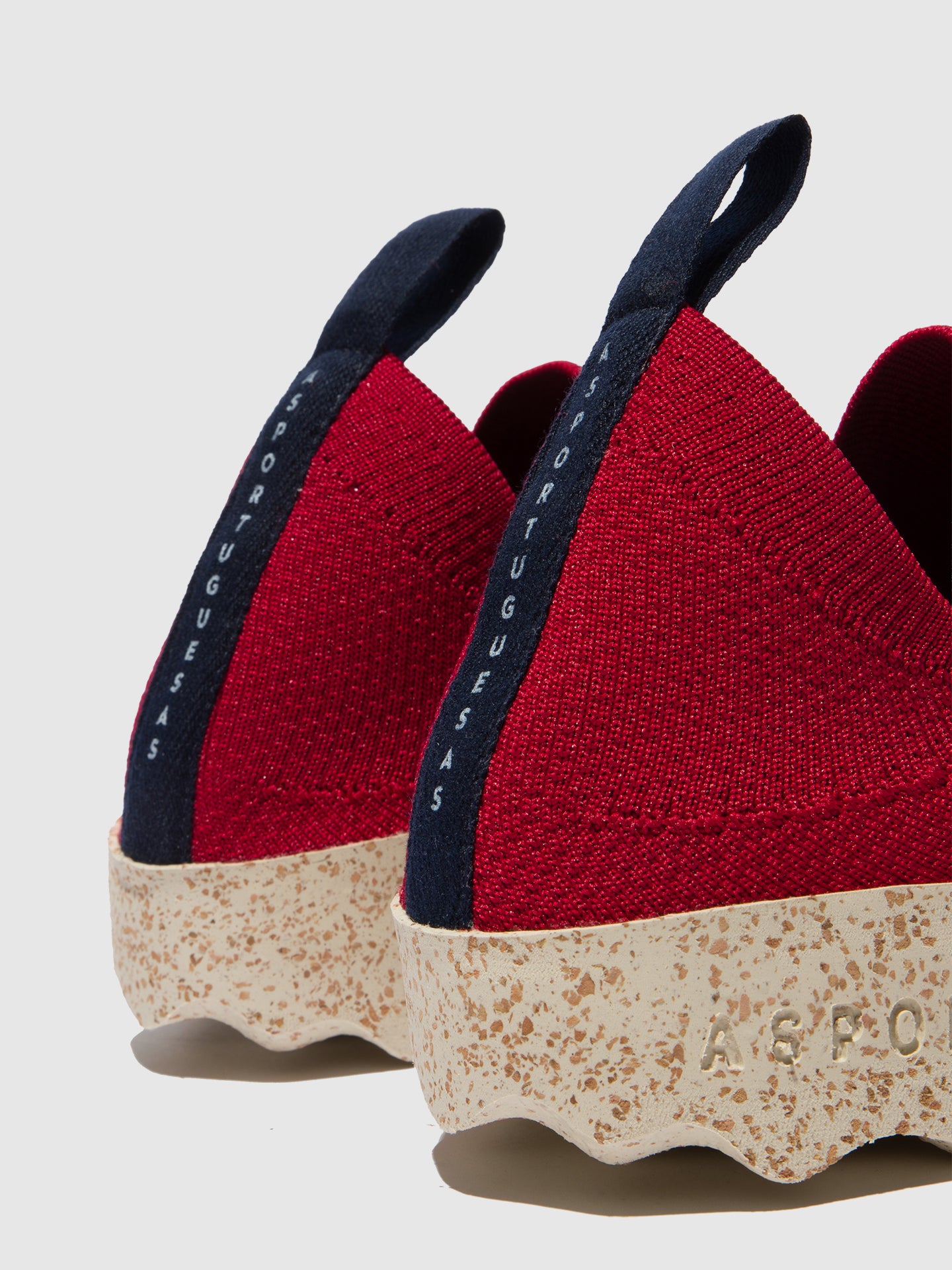 Sapatos abotinados em algodão As Portuguesas CARE vermelho