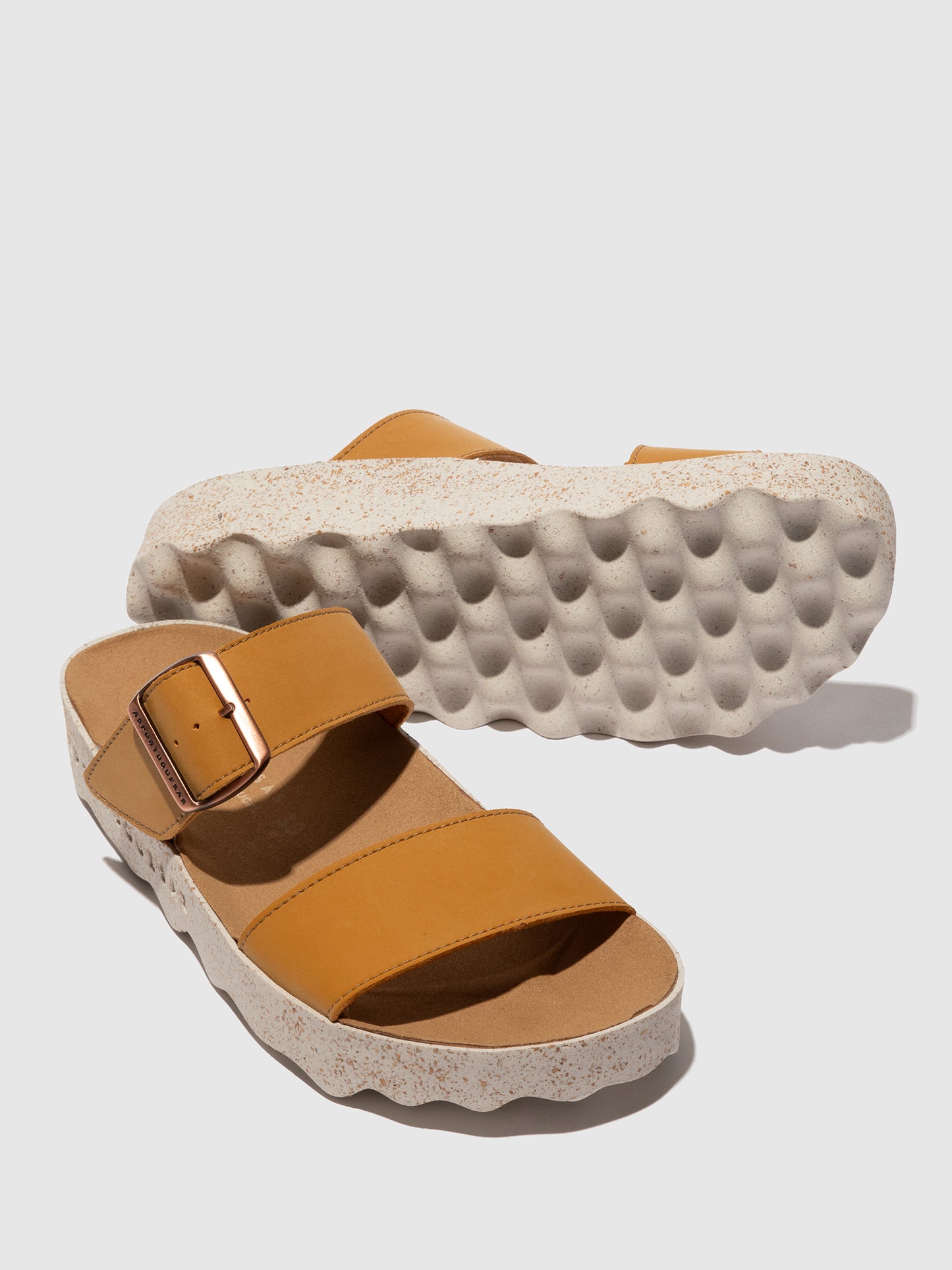 Chinelos em pele vegan As Portuguesas COLY camel