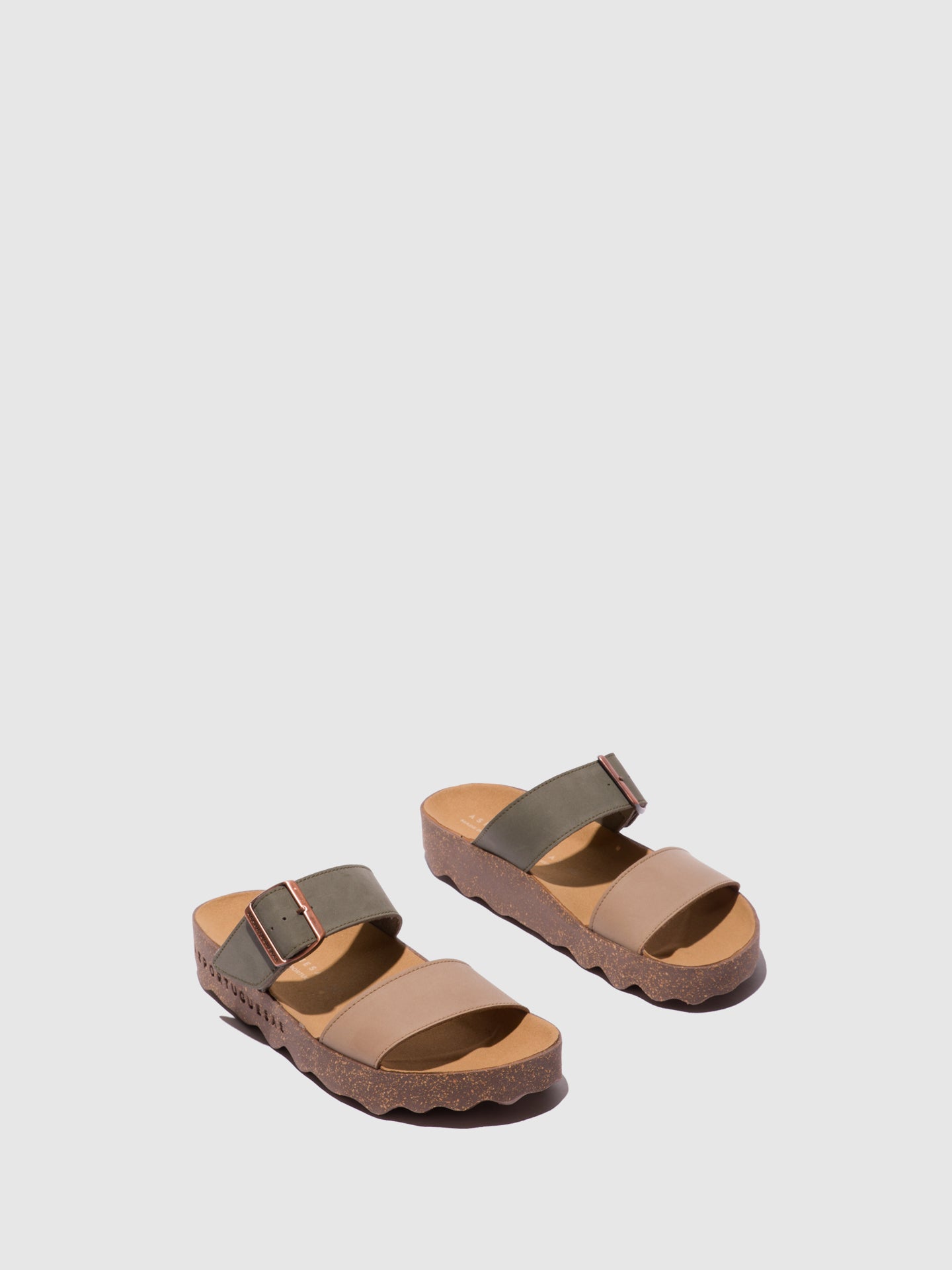 Chinelos em pele vegan As Portuguesas COLY areia khaki