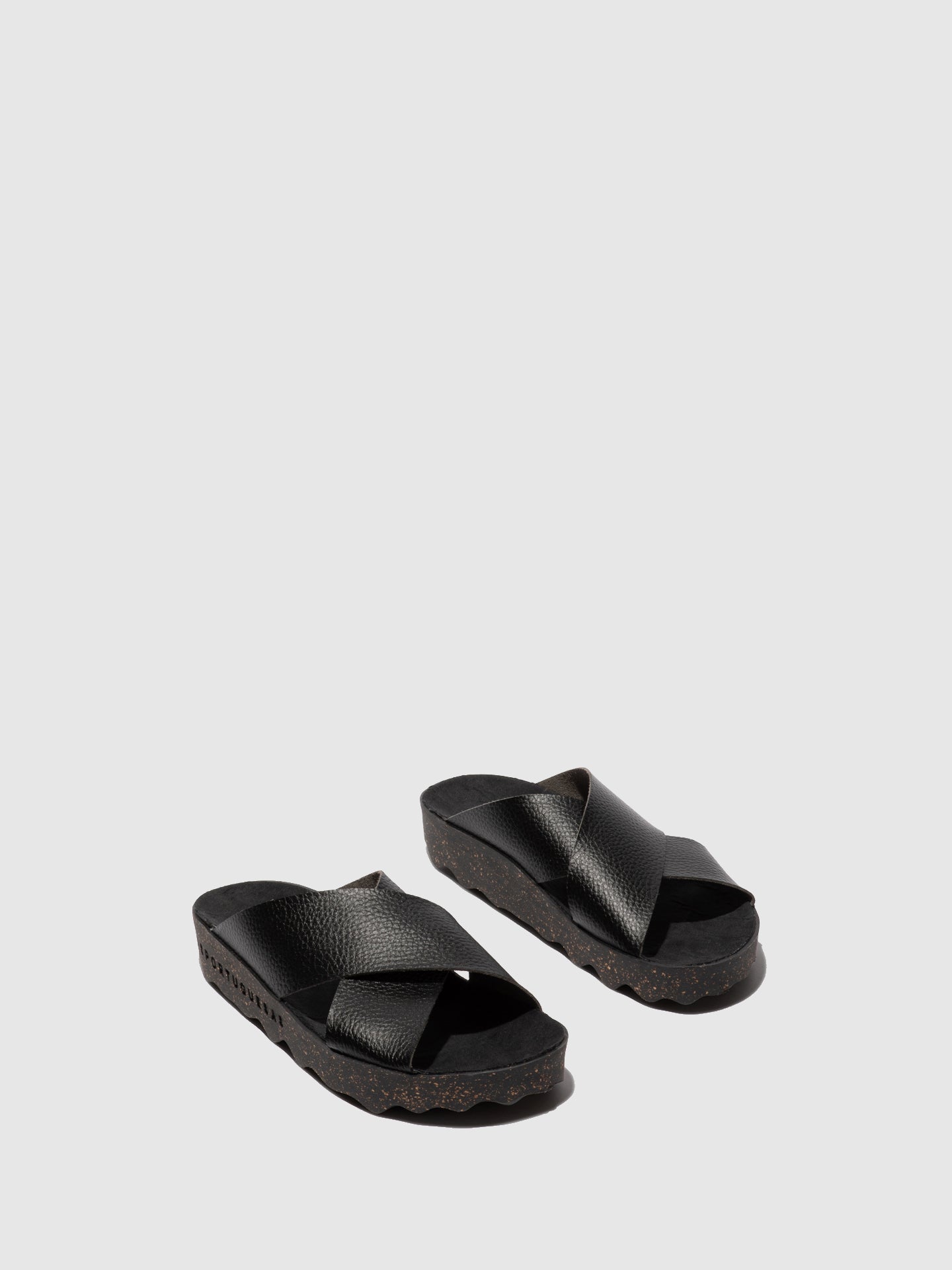 Chinelos em pele vegan As Portuguesas CROSS preto