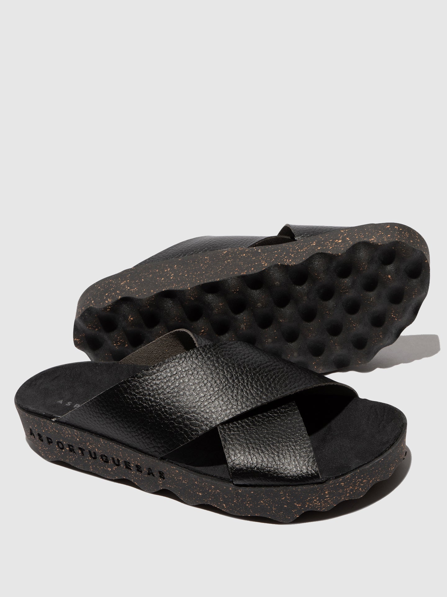 Chinelos em pele vegan As Portuguesas CROSS preto