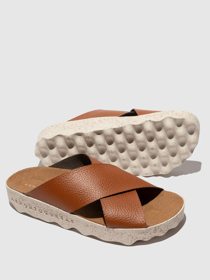 Chinelos em pele vegan As Portuguesas CROSS caramelo