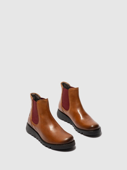 Botins Chelsea em pele FLY London SALV castanho médio (vermelho elastic)
