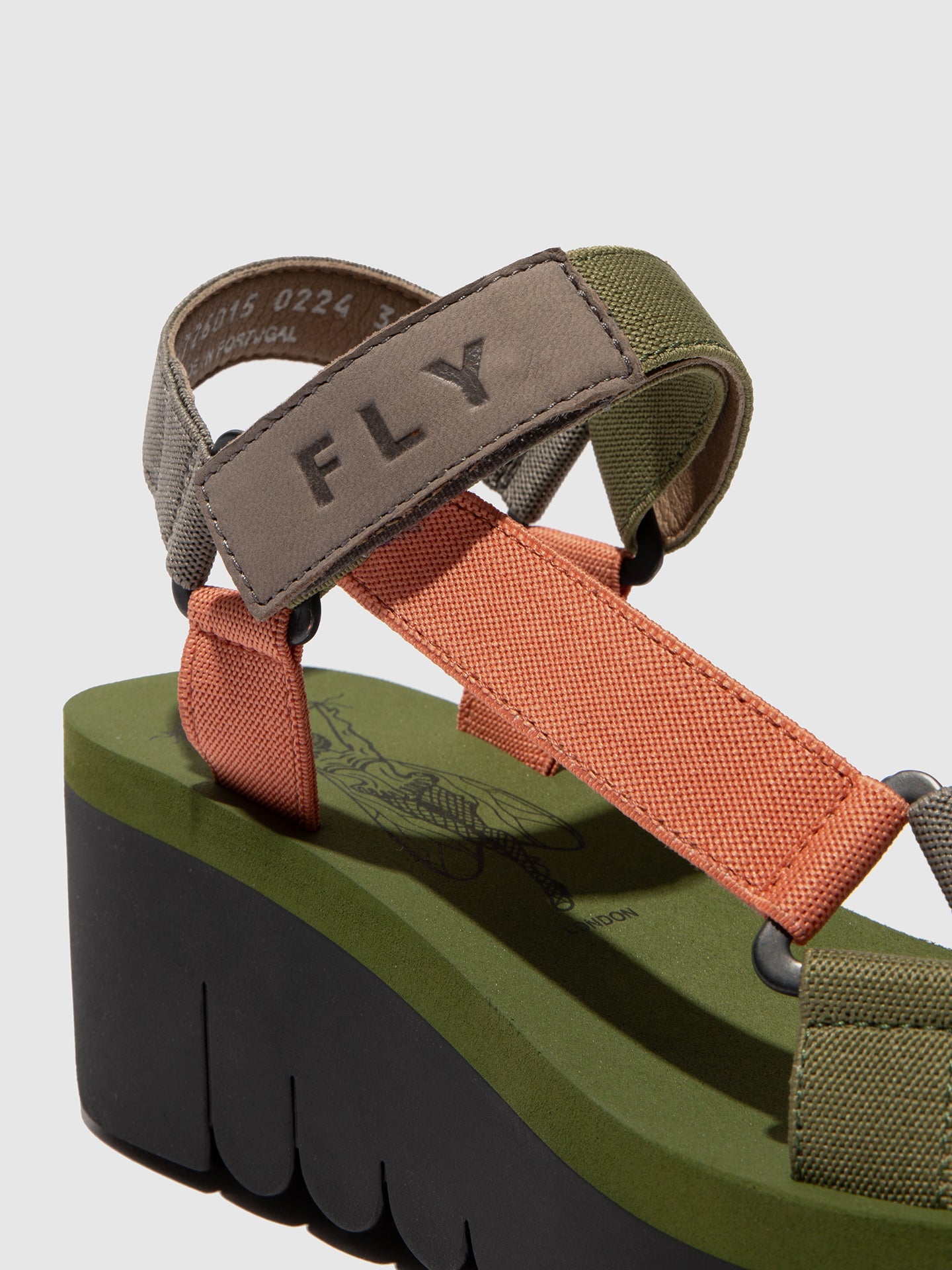 Sandálias em pele e tecido FLY London YEFA multicolor verde