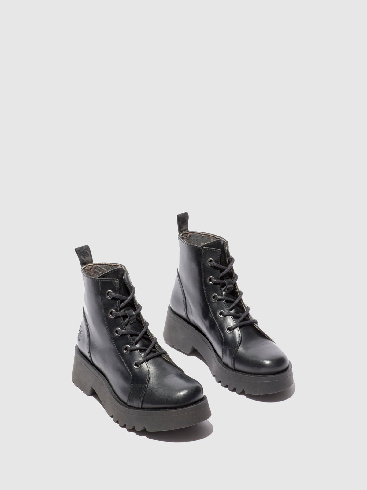 Botins com atacadores em pele FLY London METZ rug preto