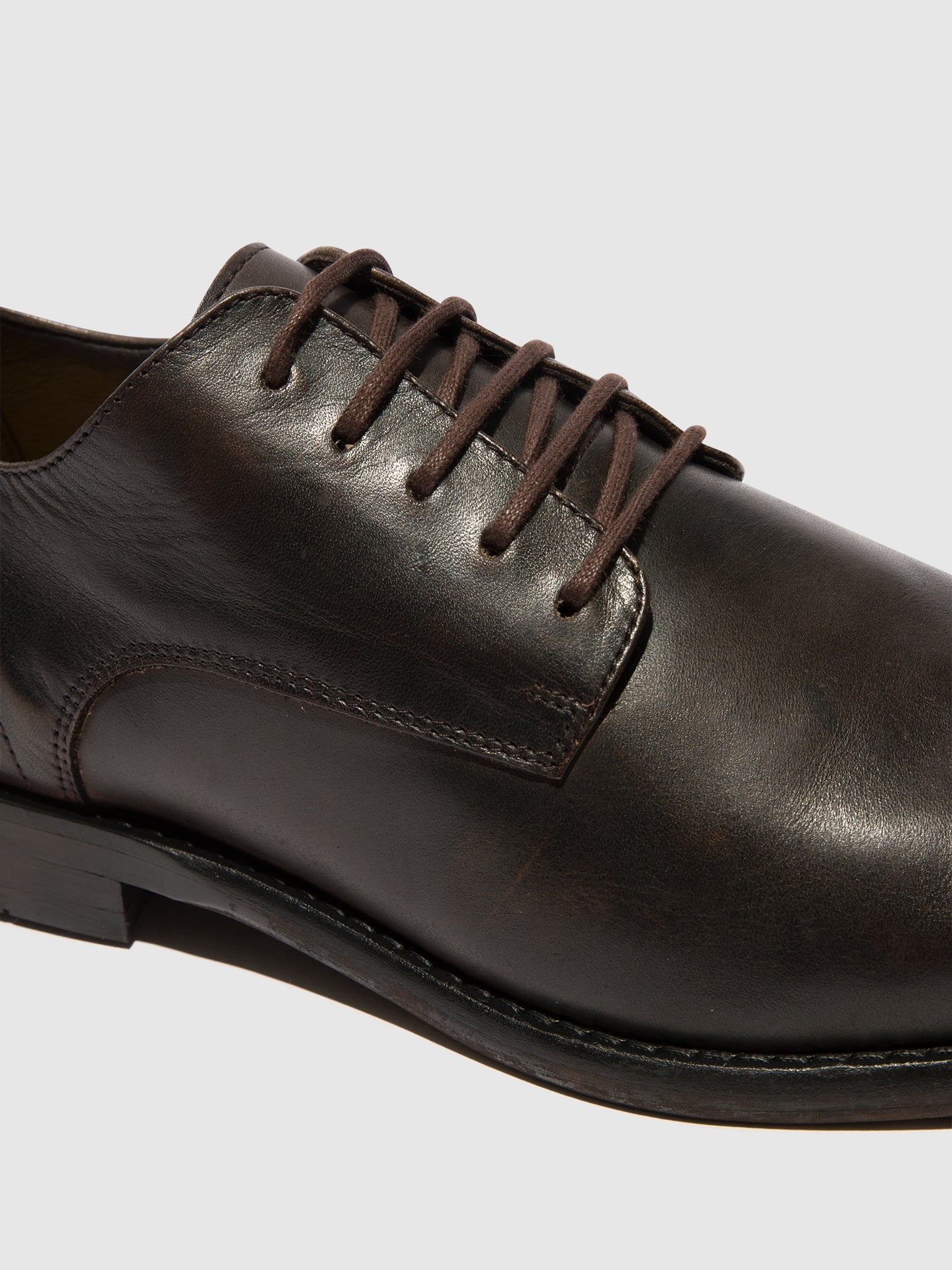 Sapatos em pele FLY London WAZO castanho