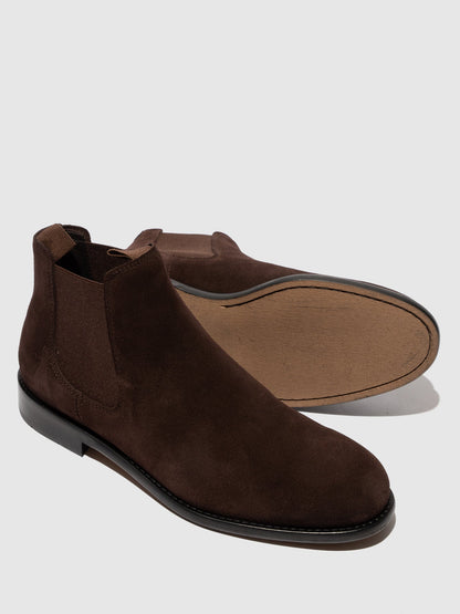 Botins Chelsea em pele camurça FLY London WIBO expresso