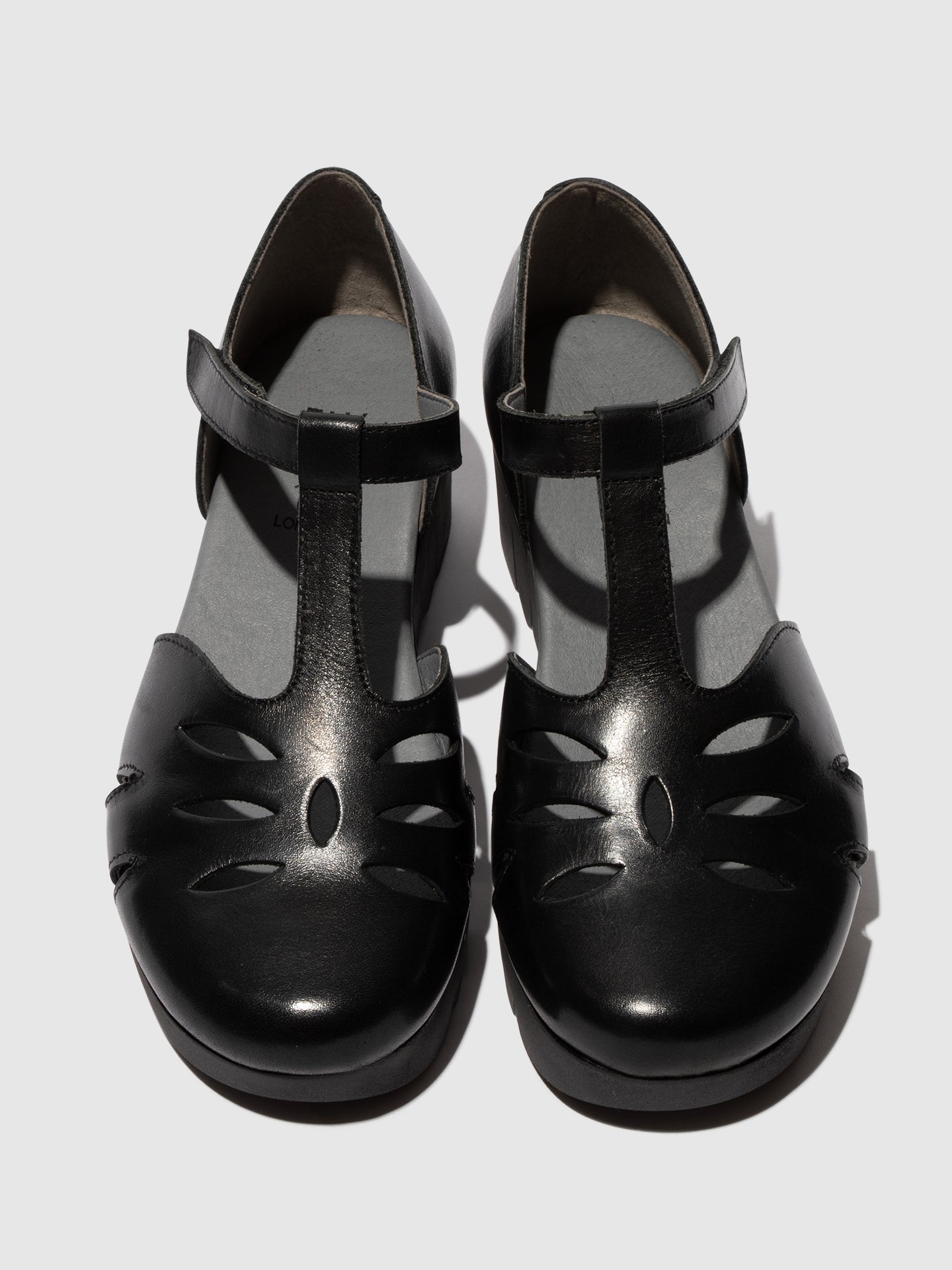 Sandálias em pele FLY London VELT preto