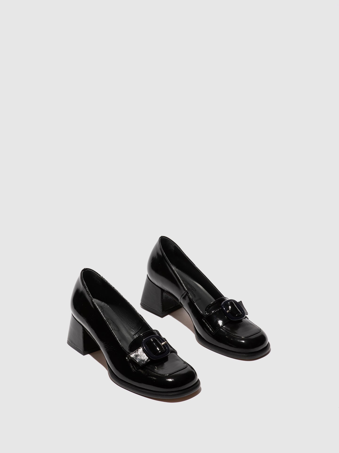 Sapatos em pele verniz FLY London SAIF preto