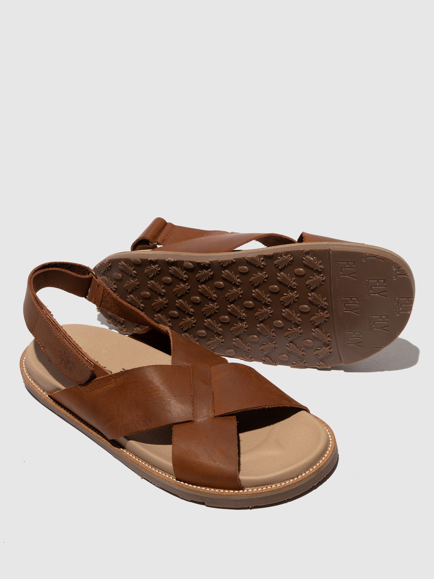 Sandálias em pele FLY London MARM camel