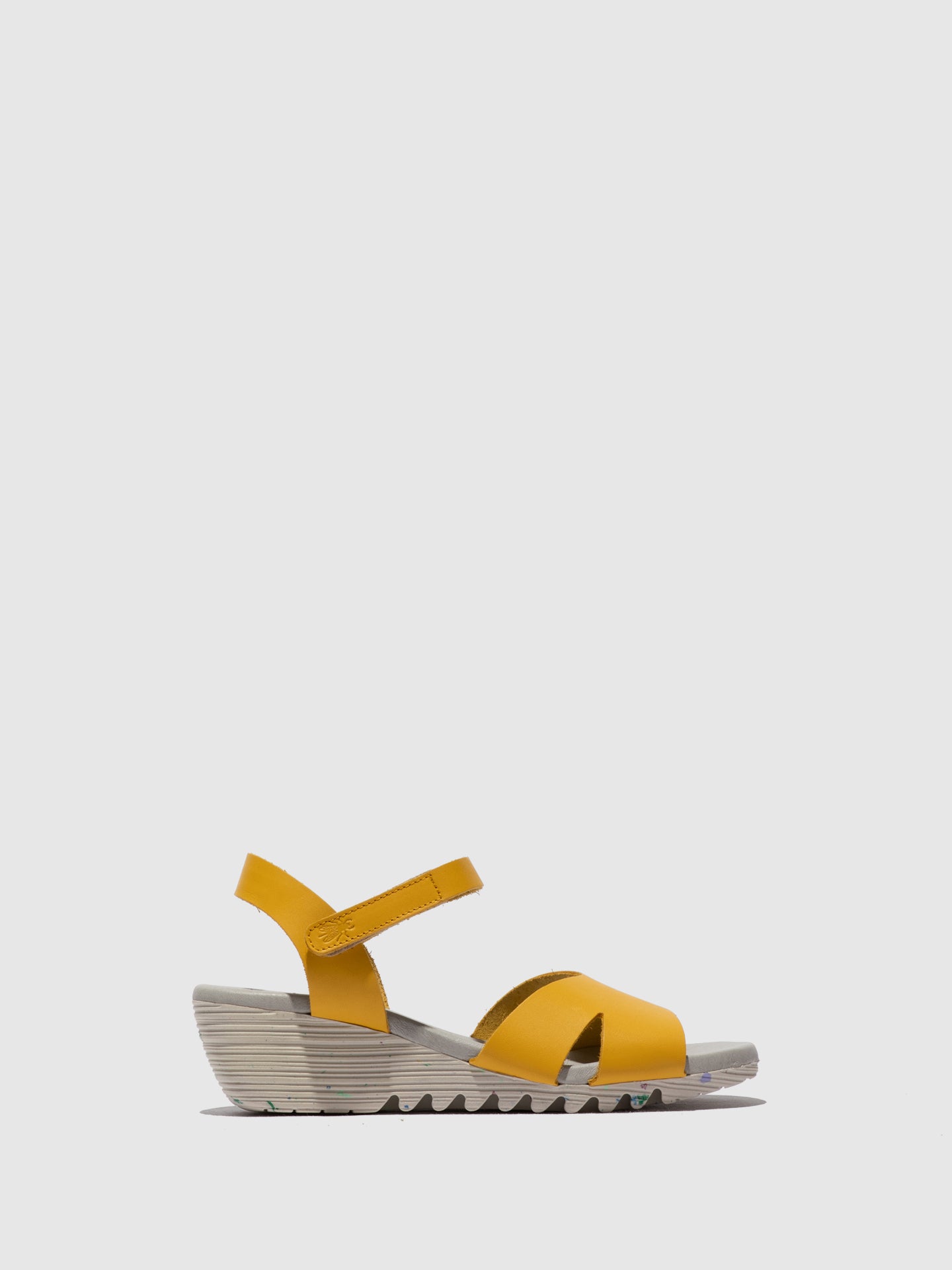 Sandálias em pele FLY London OLLA amarelo