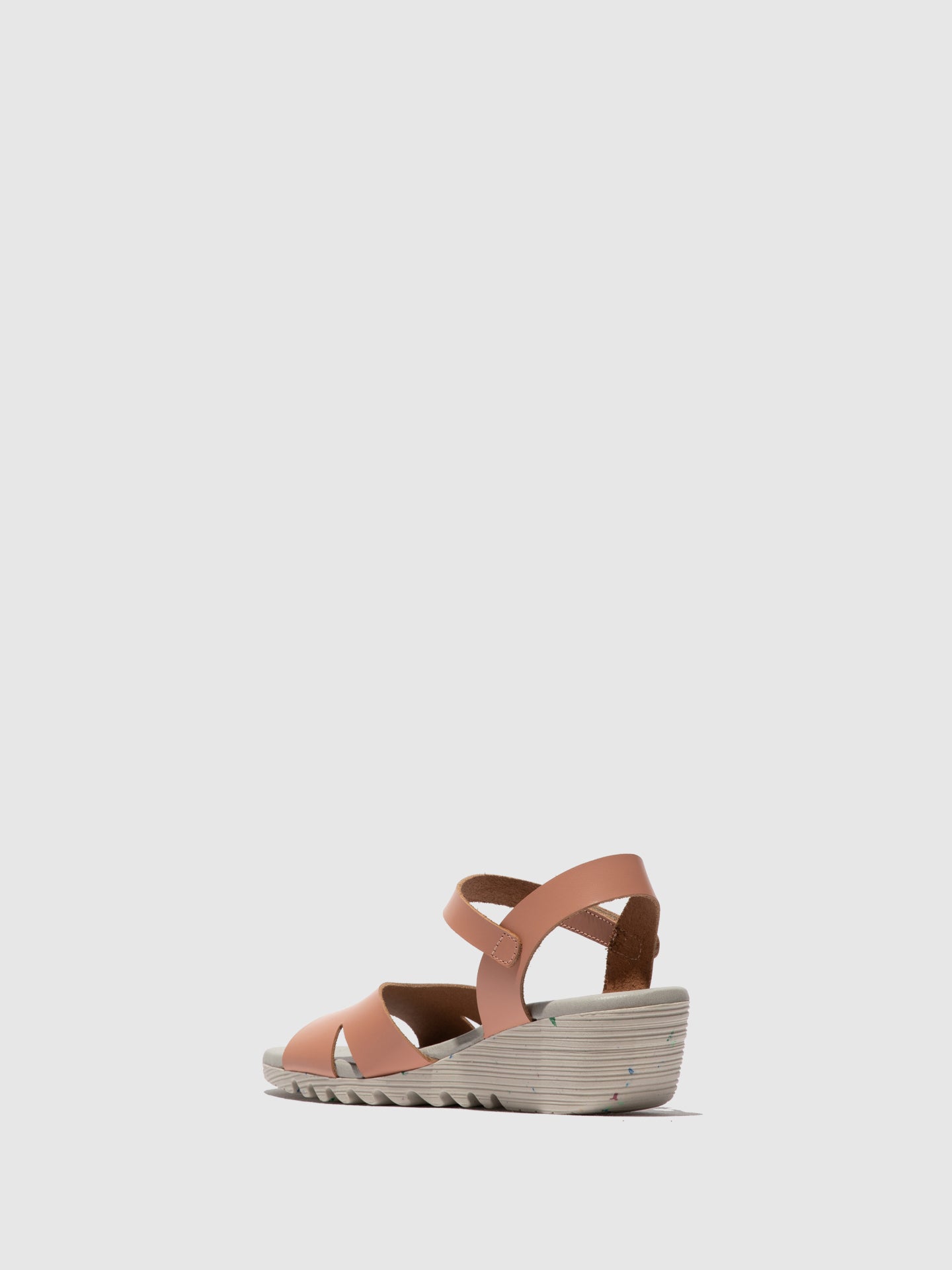 Sandálias em pele FLY London OLLA tom nude rosa
