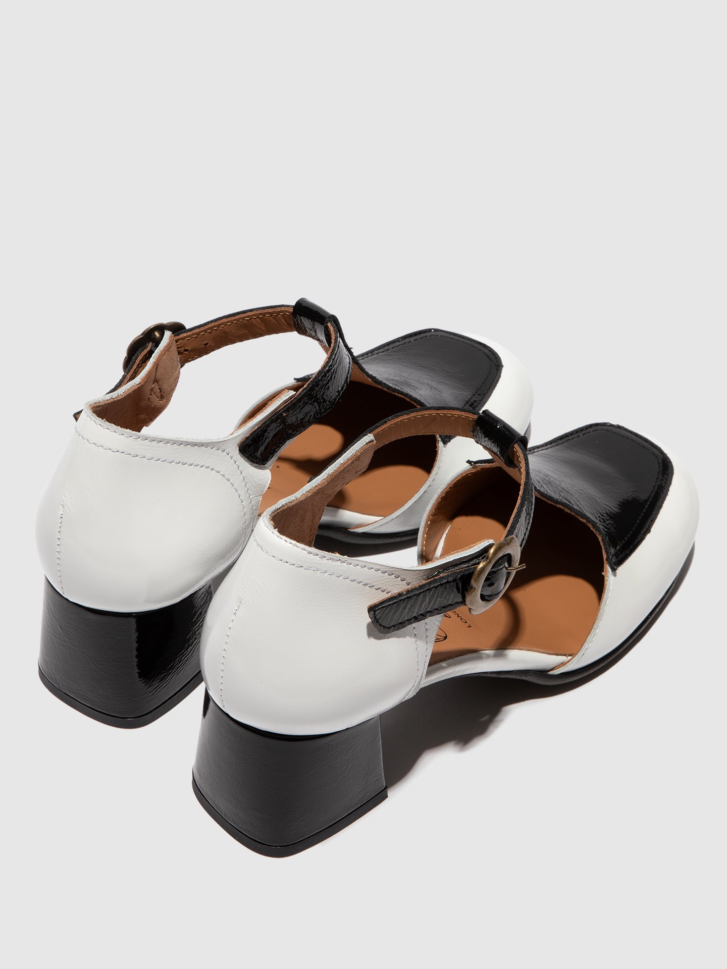 Sapatos em pele verniz FLY London POLK offwhite preto