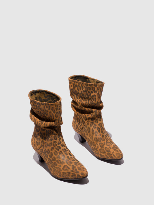 Botas em camurça com padrão leopardo FLY London PULK camel