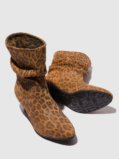 Botas em camurça com padrão leopardo FLY London PULK camel