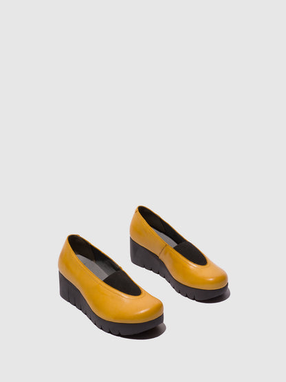 Sapatos de salto médio em pele FLY London VEIK mostarda