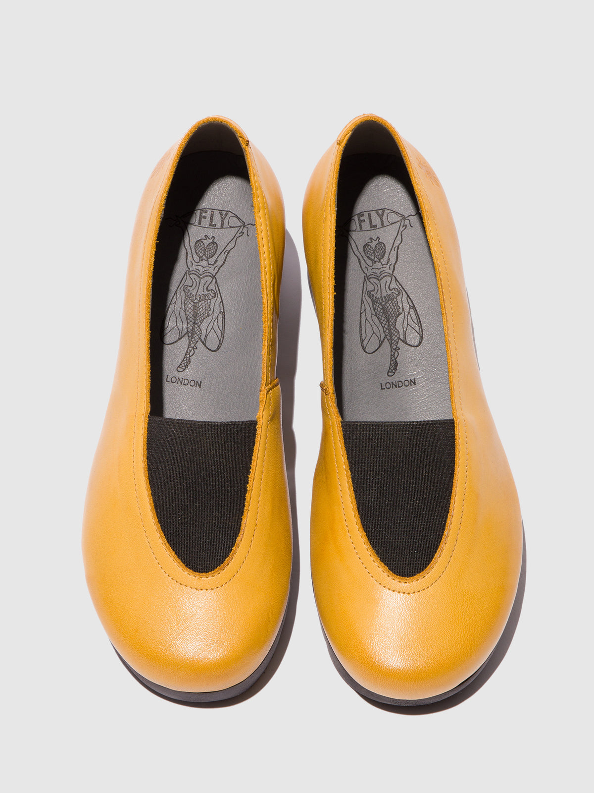 Sapatos de salto médio em pele FLY London VEIK mostarda