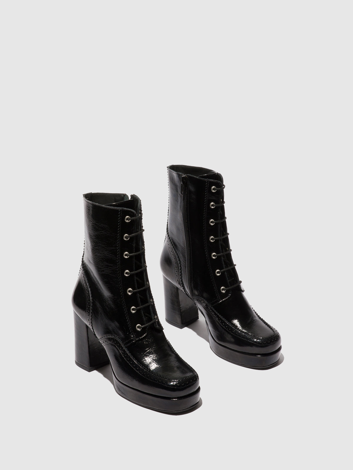 Botas em pele envernizada FLY London ELUN preto