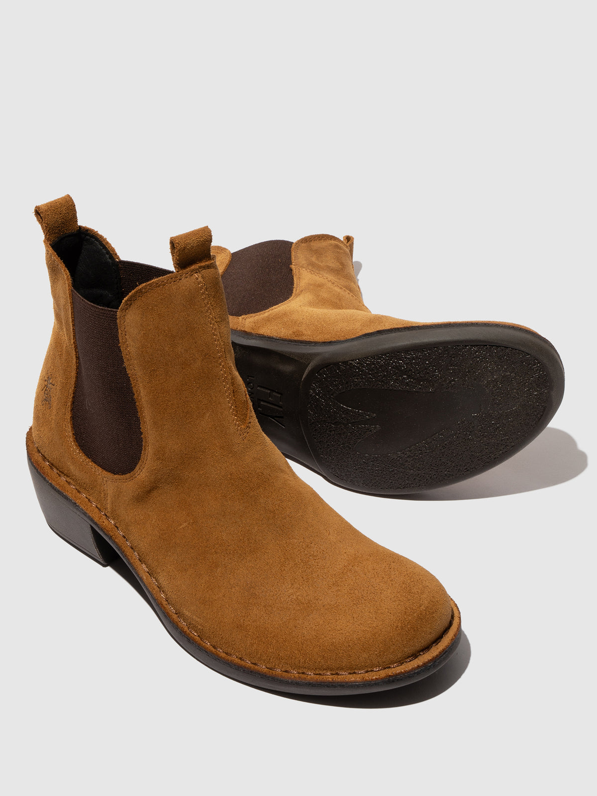 Botins em camurça FLY London MEME tabaco