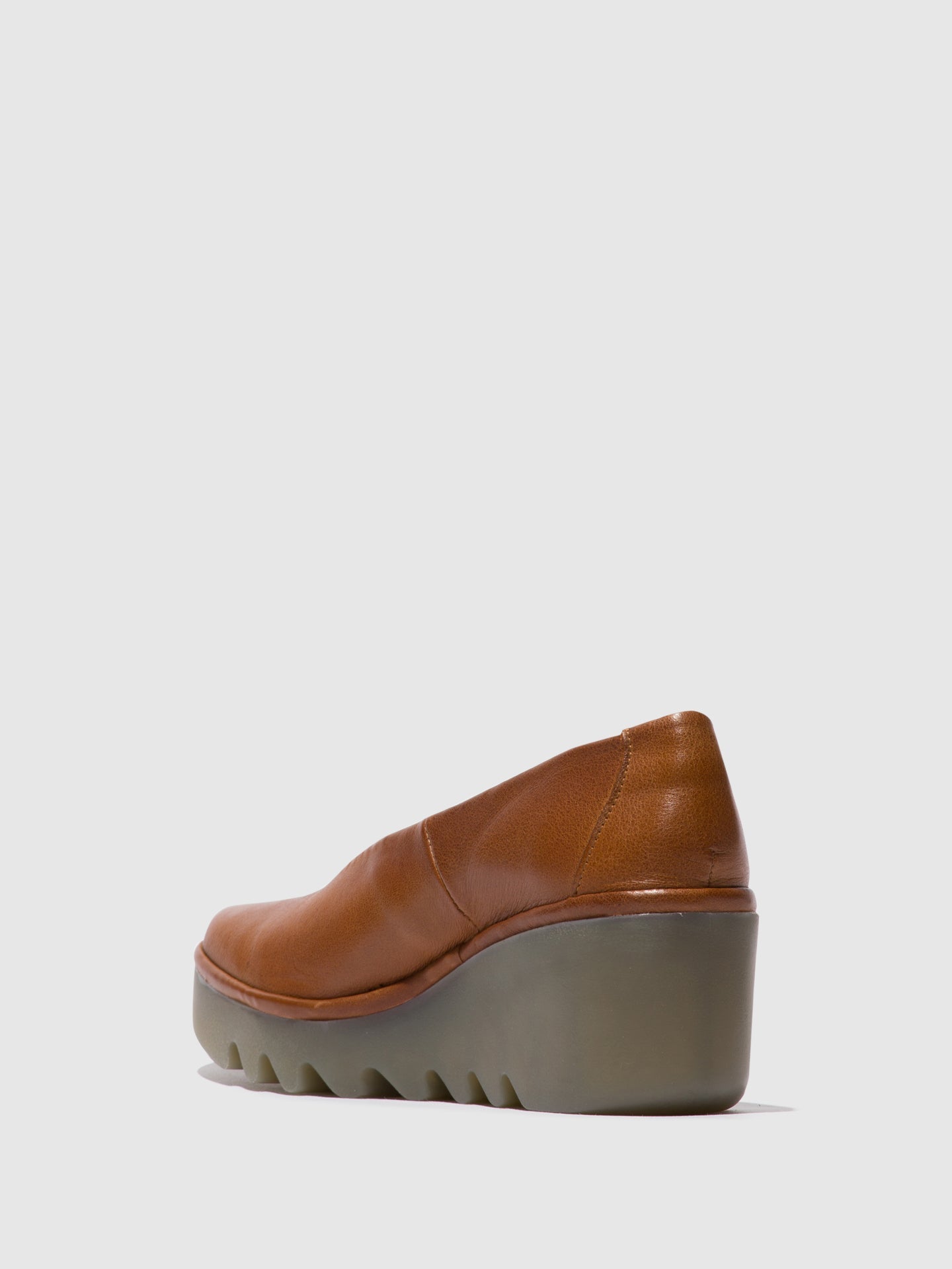 Sapatos em pele FLY London BESO tan