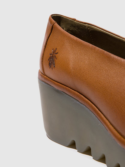 Sapatos em pele FLY London BESO tan