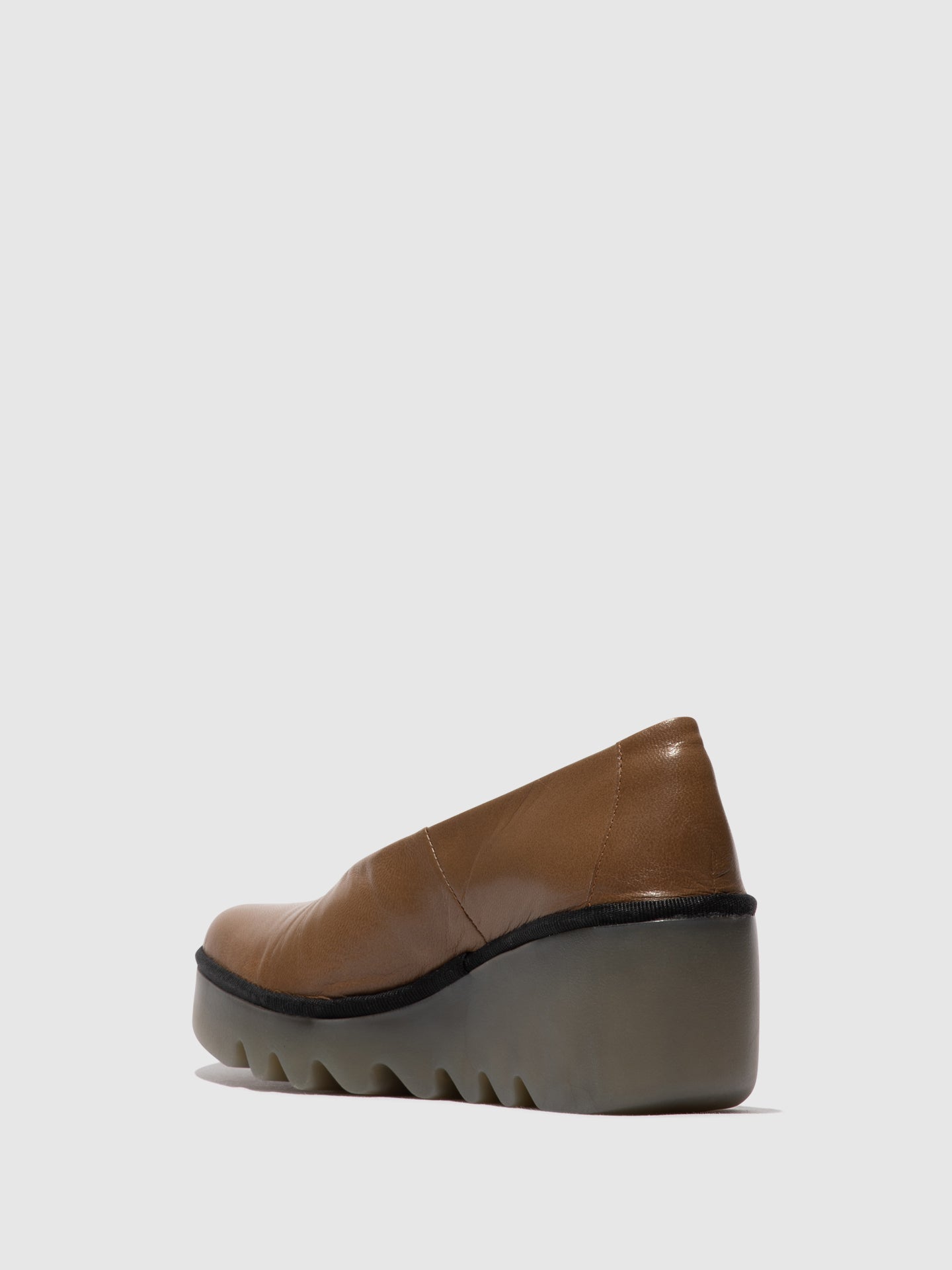 Sapatos em pele FLY London BESO ground