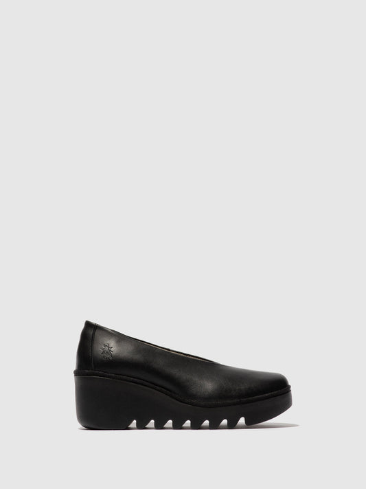 Sapatos sem atacadores em pele FLY London BESO dublin preto