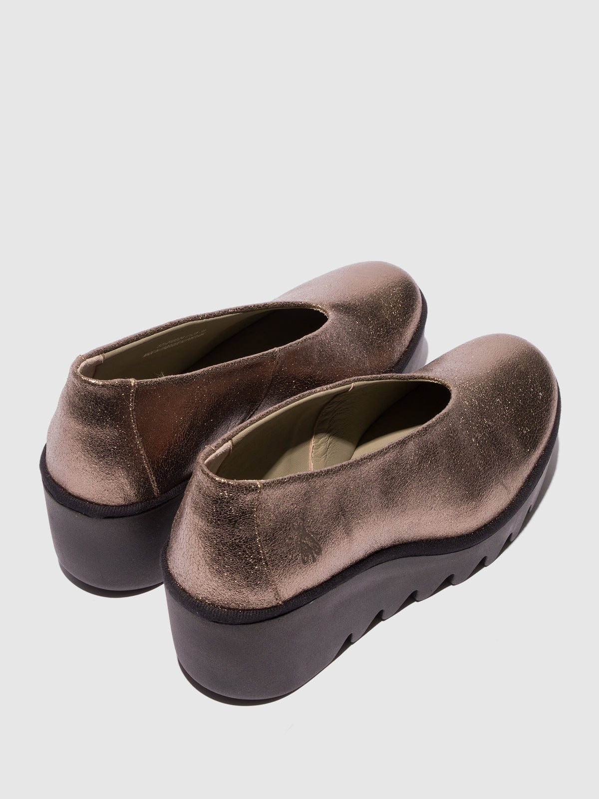 Sapatos de salto médio em pele FLY London BESO dourado-escuro