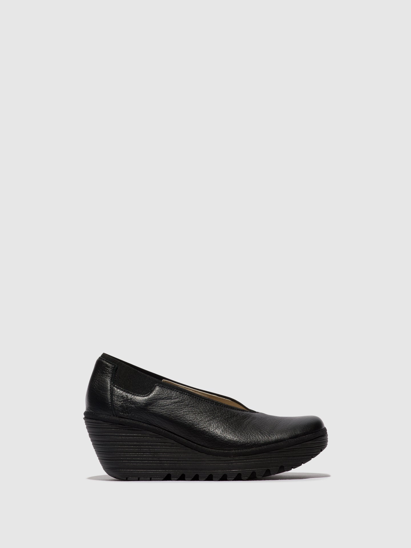 Sapatos de cunha em pele FLY London YOZA preto