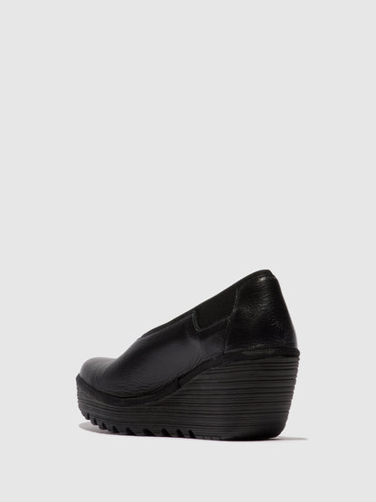 Sapatos de cunha em pele FLY London YOZA preto