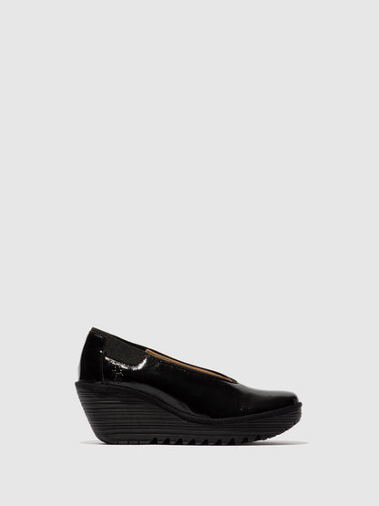 Sapatos de cunha em pele verniz FLY London YOZA preto
