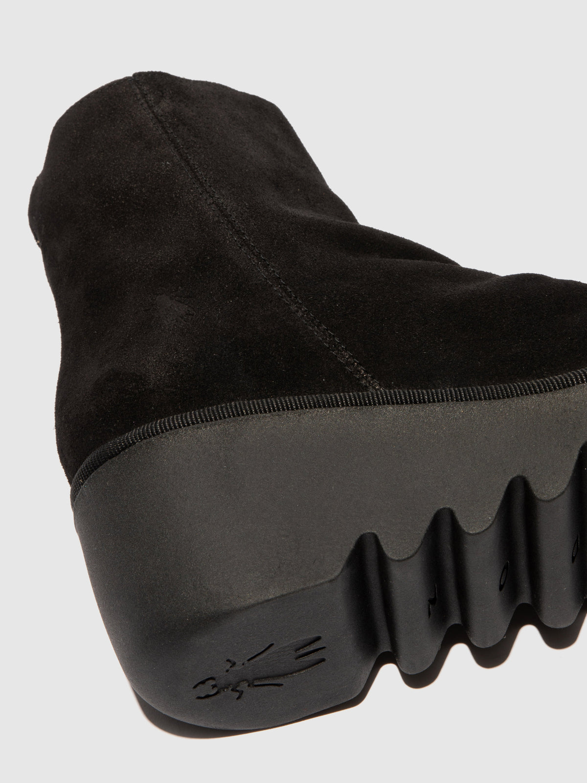 Botins com fecho em pele FLY London BAAN camurça oleada preto