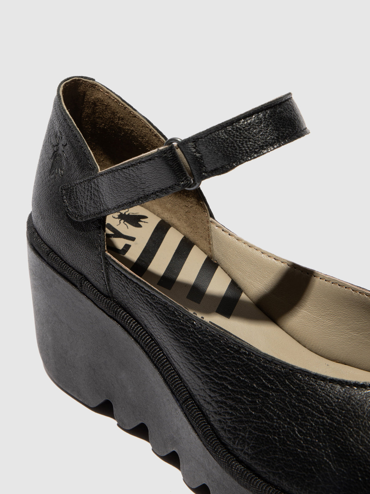 Sapatos com fivela em pele FLY London BAWO preto