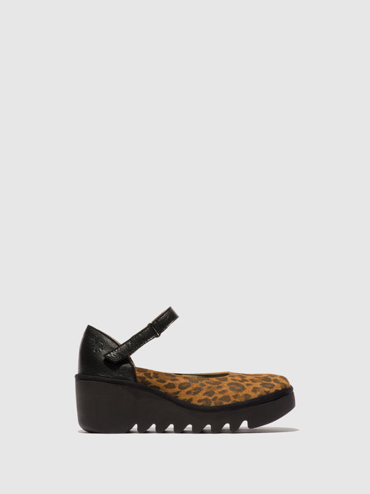 Sapatos de salto médio em pele e camurça FLY London BAWO camel/preto