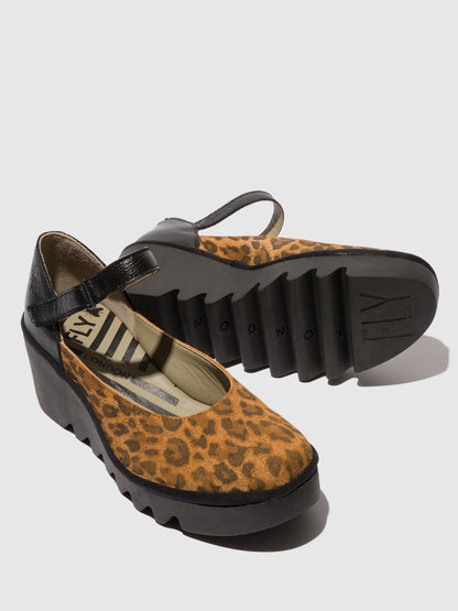 Sapatos de salto médio em pele e camurça FLY London BAWO camel/preto