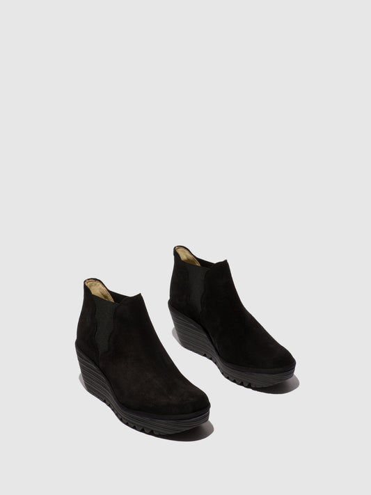 Sapatos de salto médio em camurça FLY London YURE preto