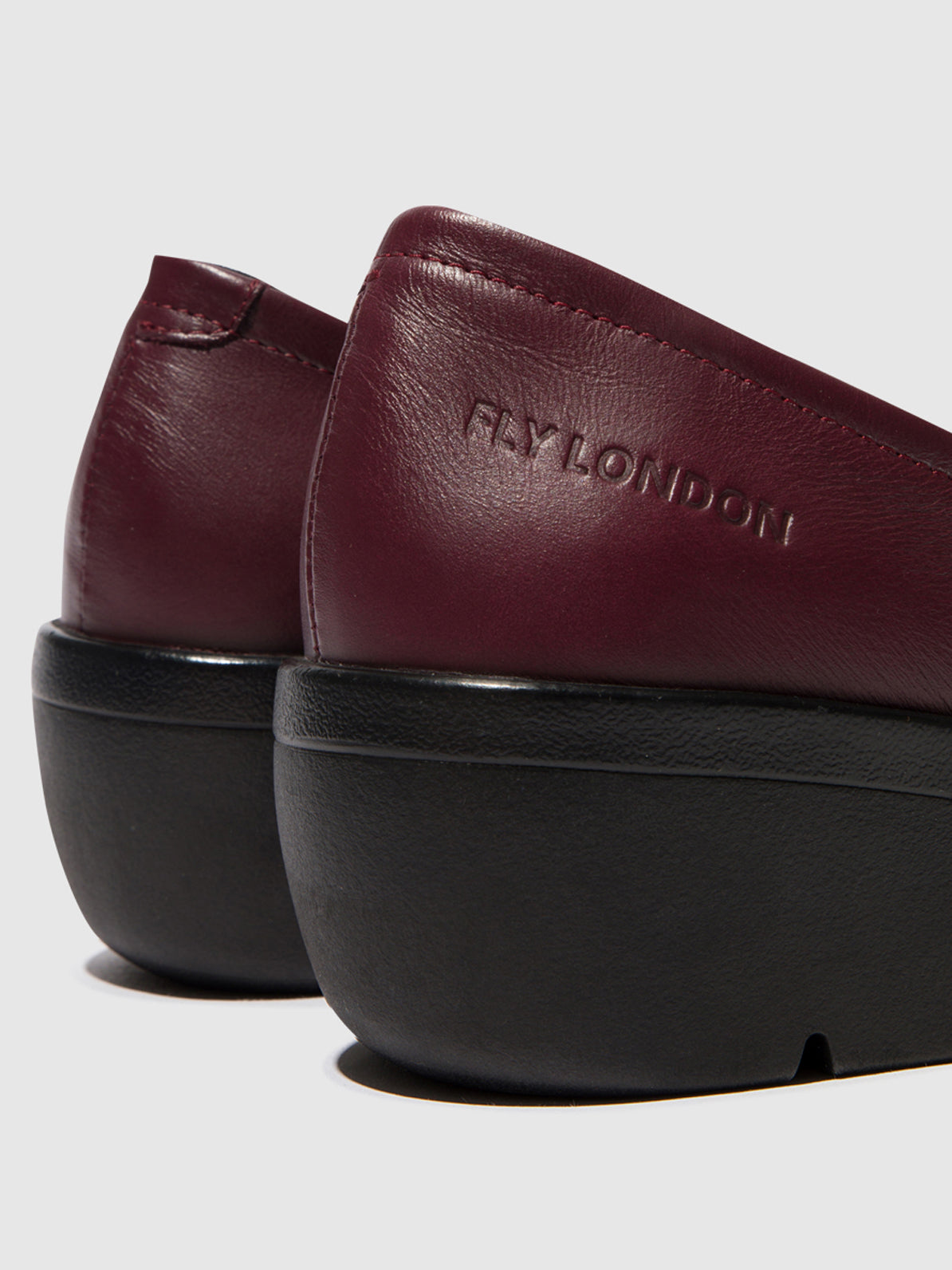 Sapatos em pele FLY London NUMA bordô