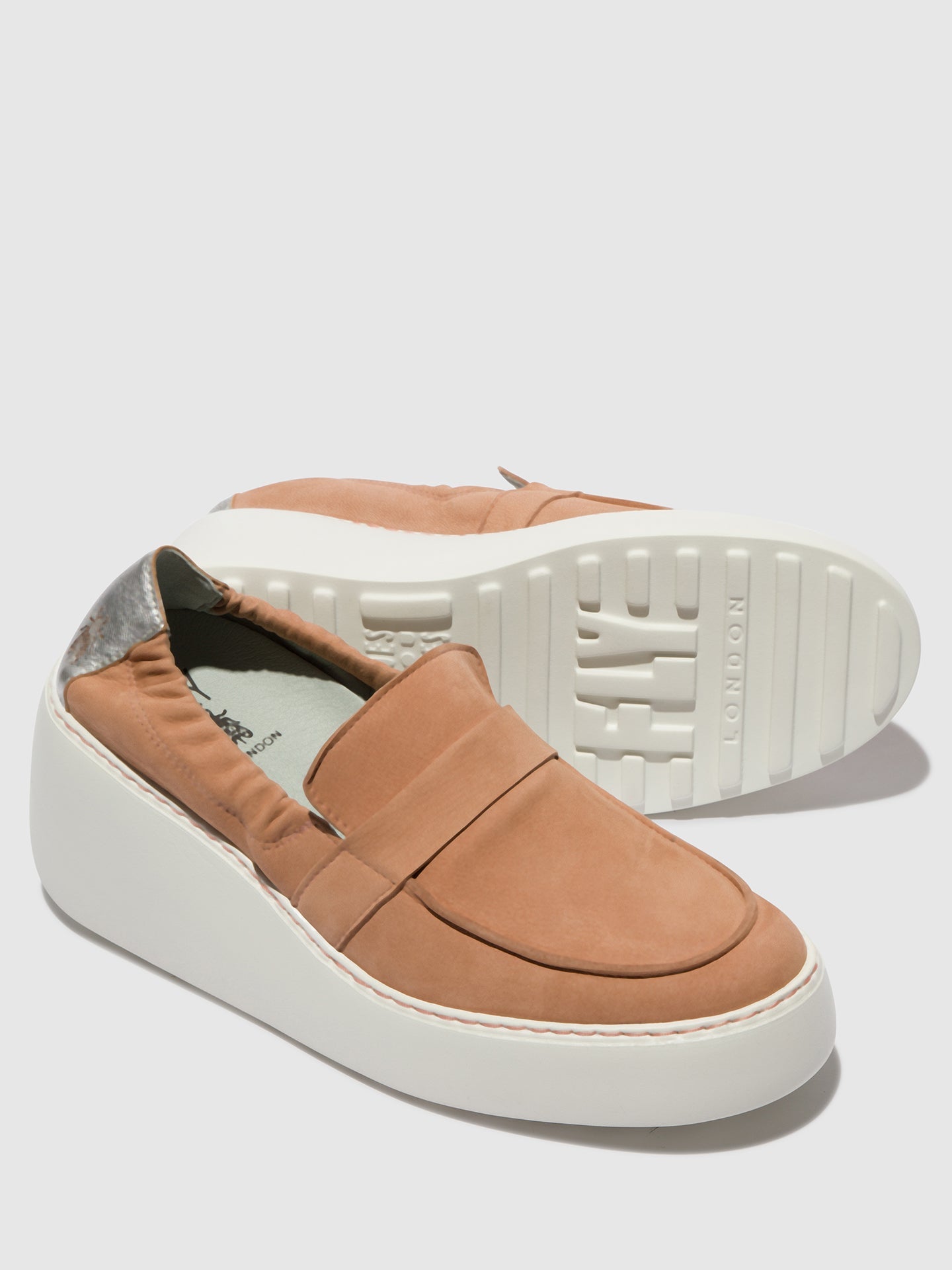 Sapatos em pele FLY London DULI rosa nude prateado