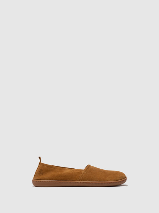 Sapatos em pele camurça FLY London PELY camel